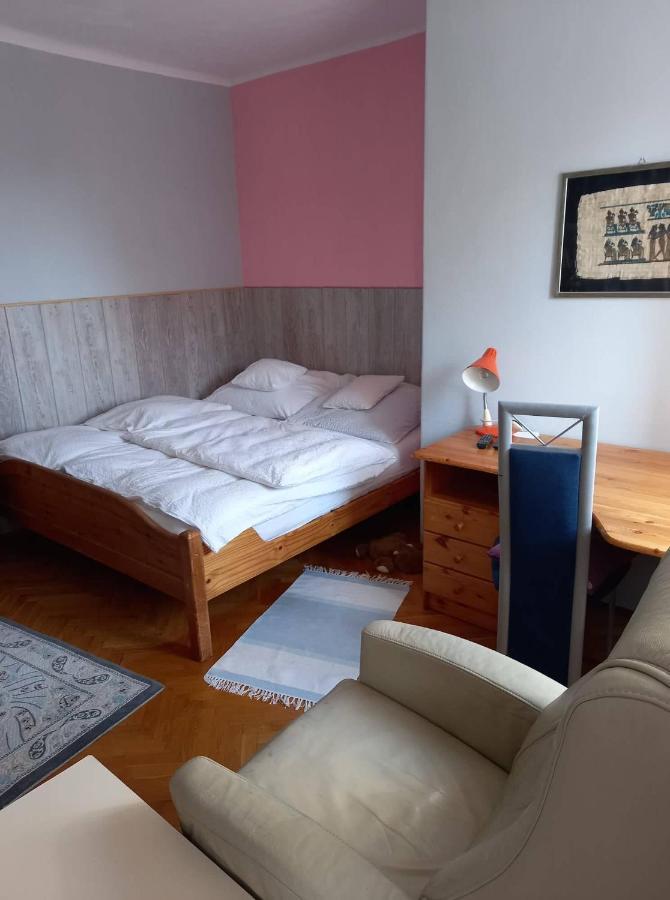Aha Apartment Дебрецен Екстериор снимка